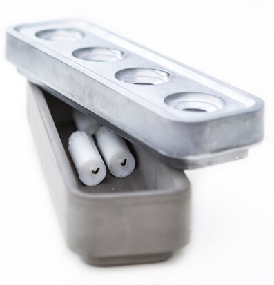 Bild av robust ljuslykta med hållbar och ren design