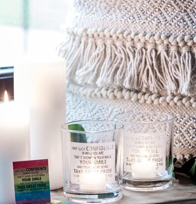 Bild av ljuslyktor i harmonisk och inspirerande miljö