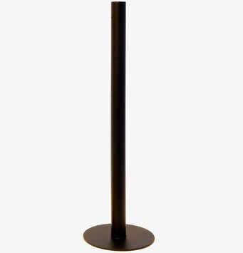 Bild av minimalistisk ljusstake i matt svart design