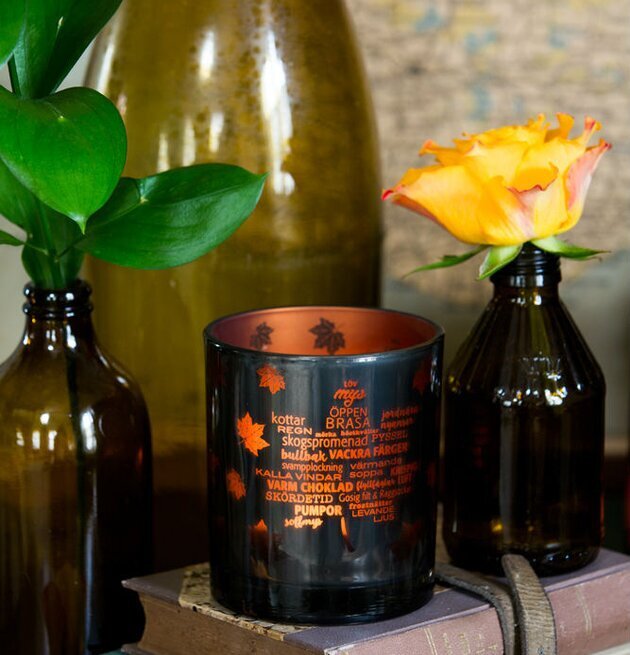 Höst - Majas Cottage ljus på antika böcker med höstmotiv