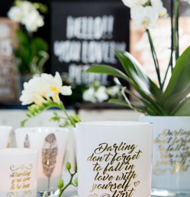 Darling - Majas Cottage ljuslykta med gyllene text