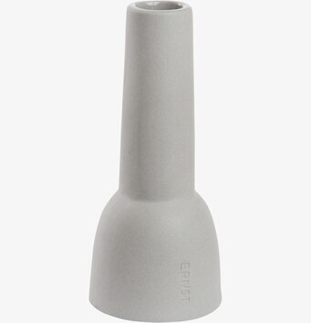 Bild av elegant ljusstake i stengods med grå nyans