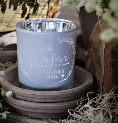 Ljuslykta Älskade Farfar från Majas Cottage i naturlig miljö