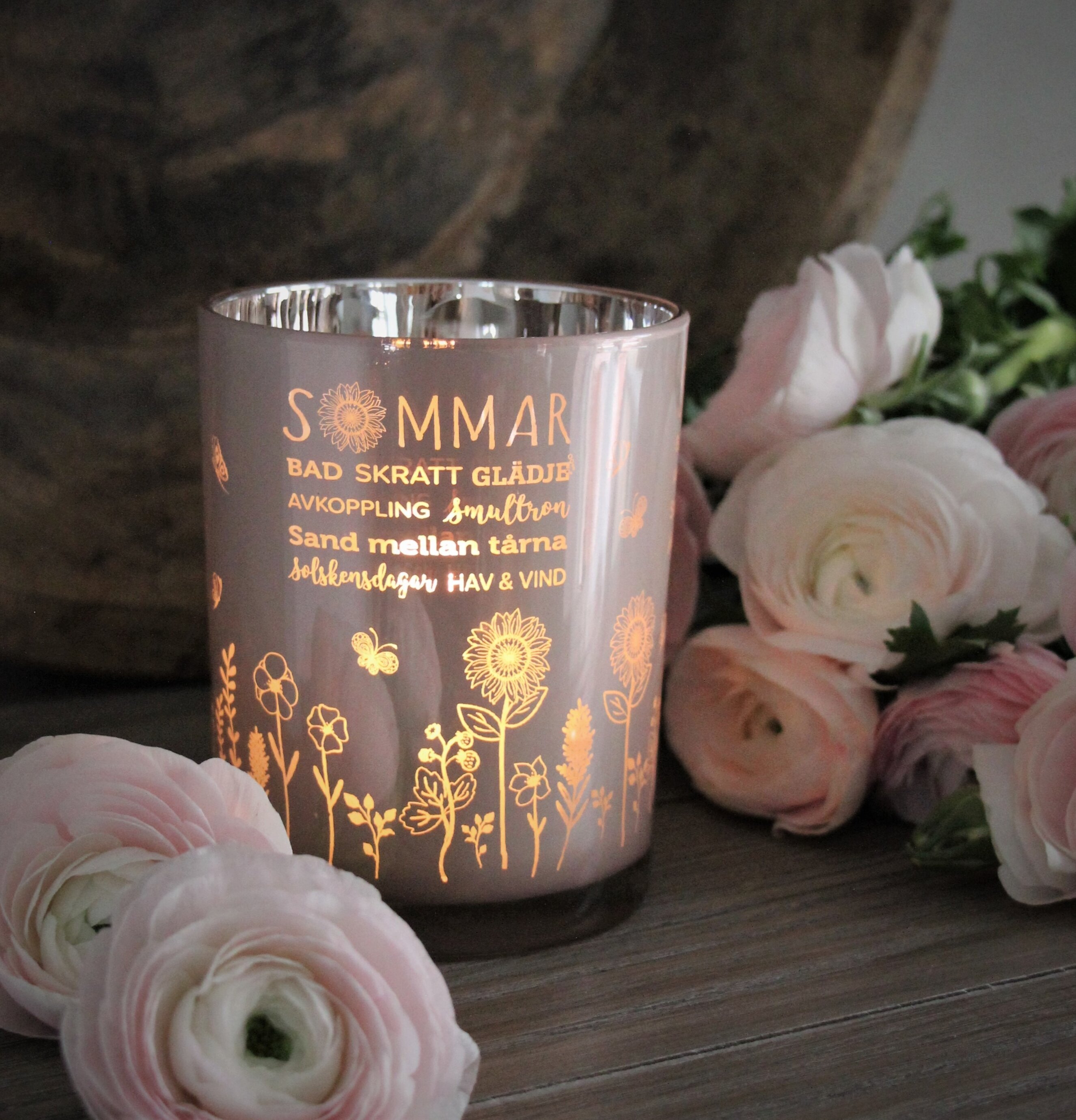 Ljuslykta - Sommar Rosa från Majas Cottage med rosor