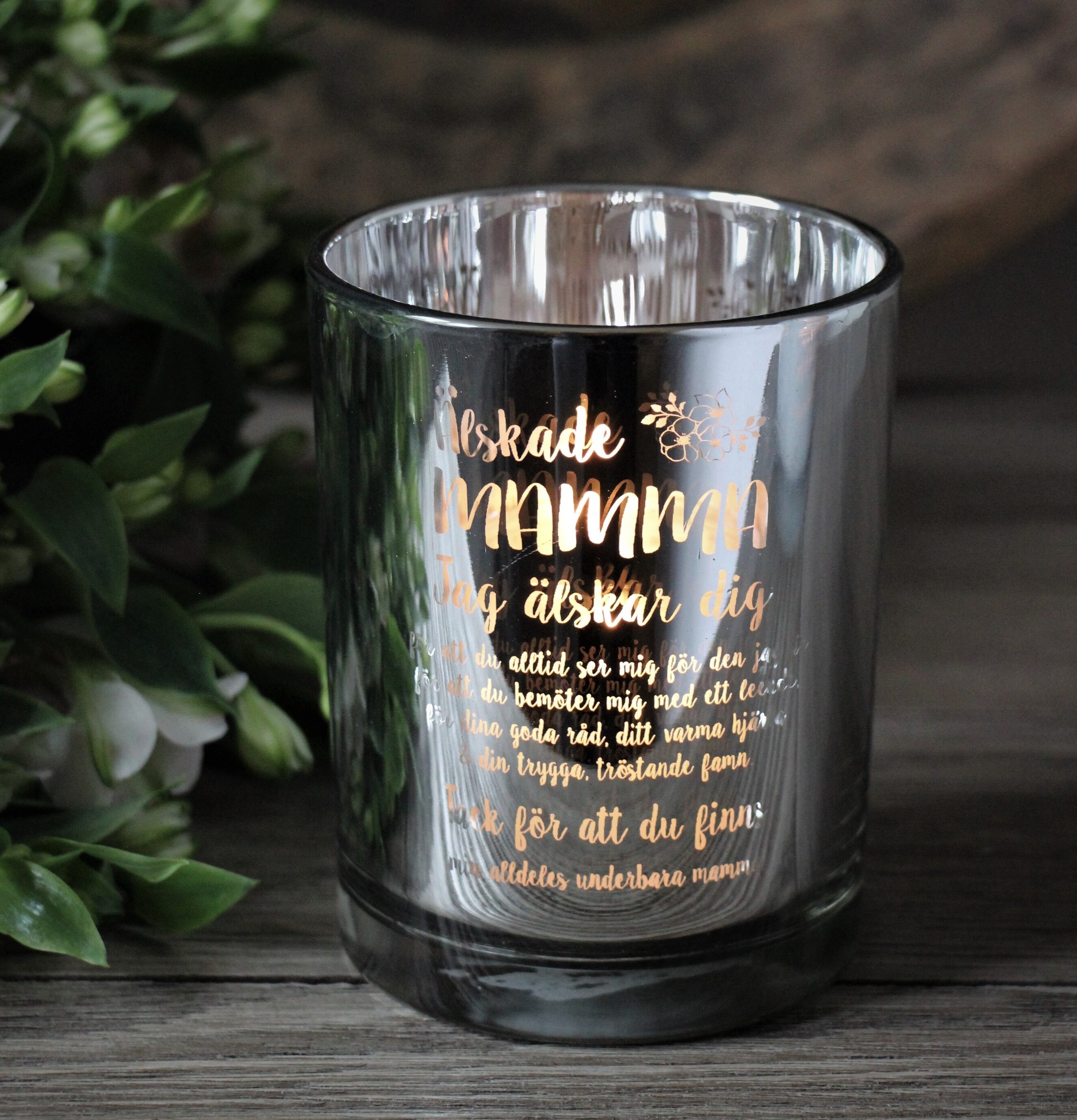 Ljuslykta - Mamma Silver från Majas Cottage på träyta