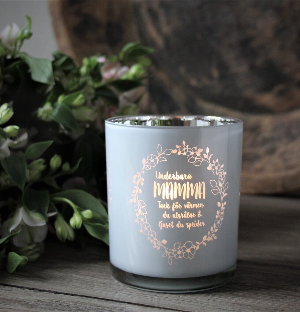 Ljuslykta - Mamma Vit från Majas Cottage med gröna växter