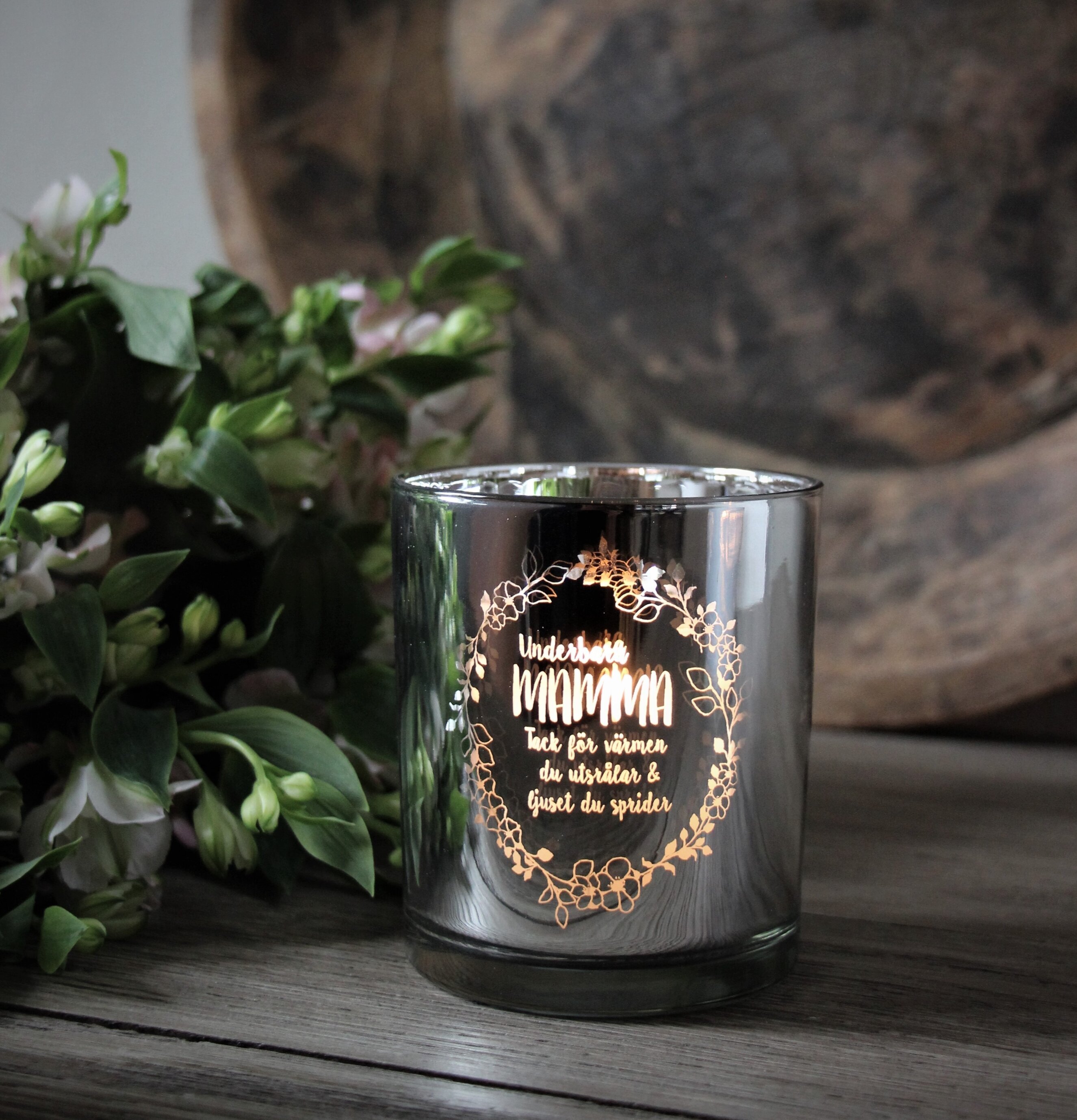 Ljuslykta - Mamma Silver från Majas Cottage på träyta