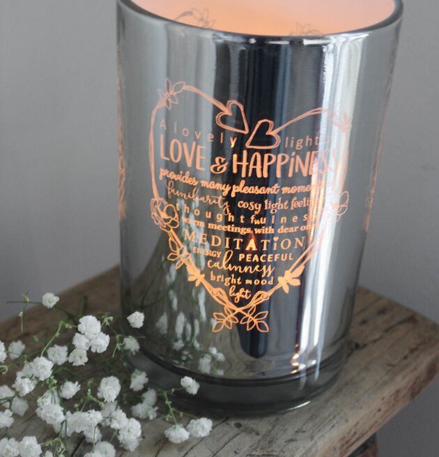 Bild av ljuslykta med harmonisk och rofylld känsla