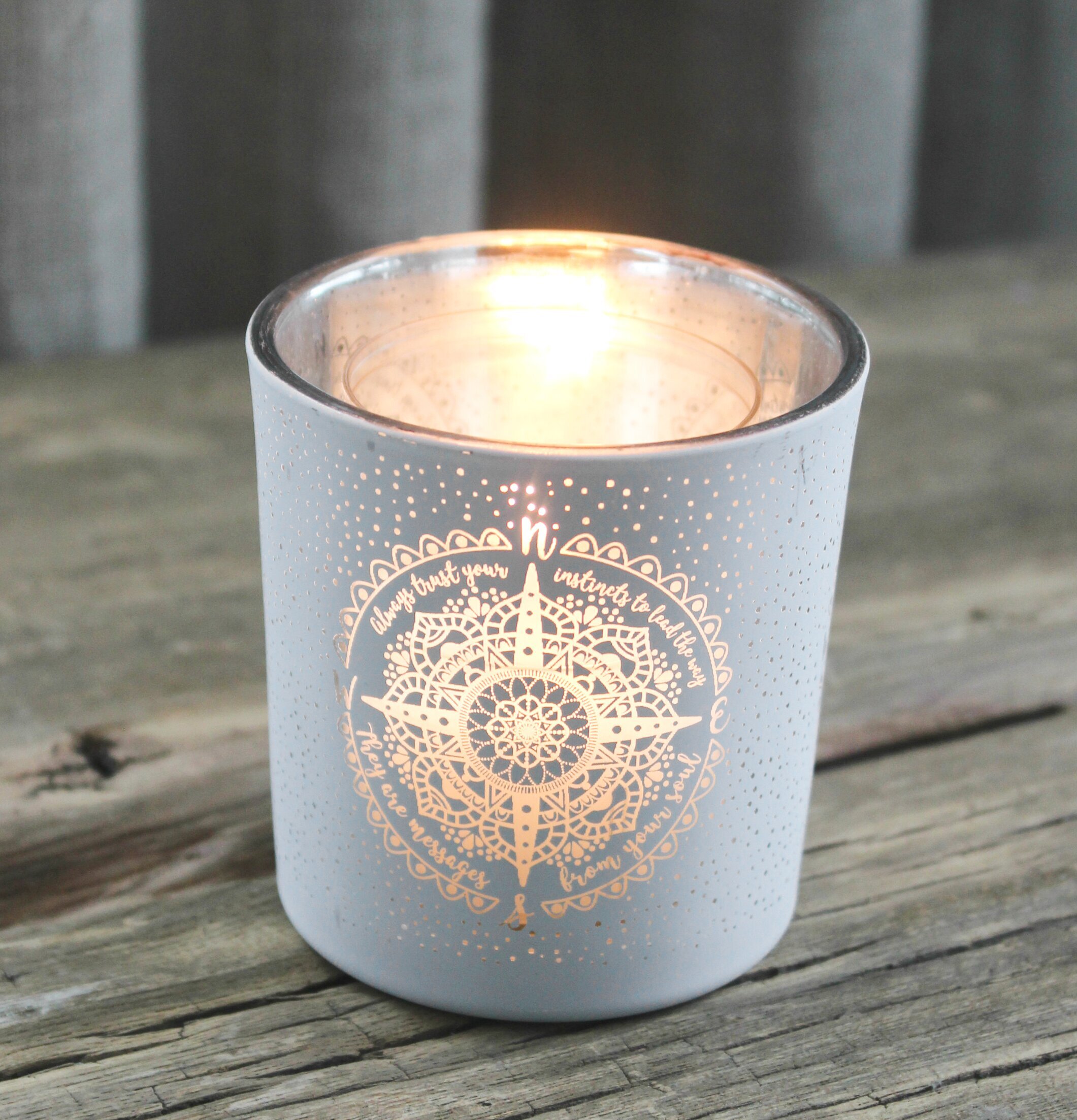 Ljuslykta Compass från Majas Cottage med kompassrosmotiv