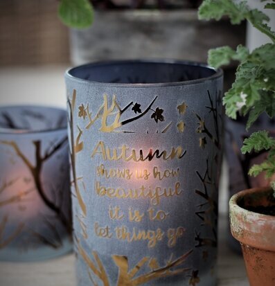 Ljuslykta Autumn Quote från Majas Cottage med höstmotiv