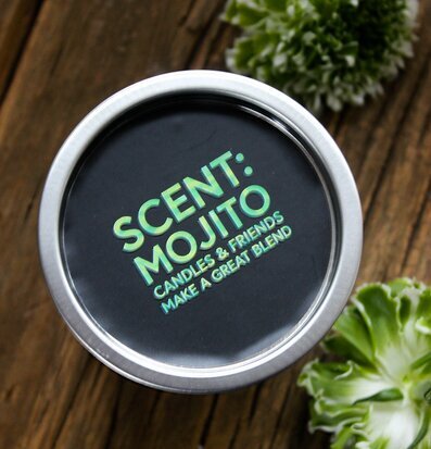 Bild av doftljus i elegant och naturlig komposition