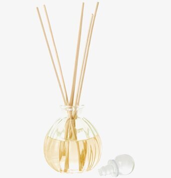 Bild av doftpinnar i elegant och funktionell design