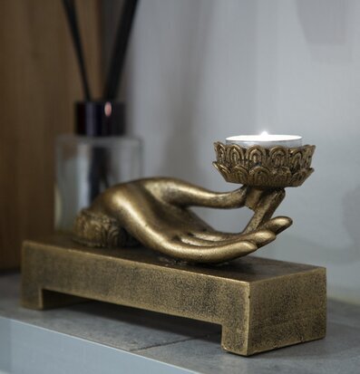 Ljushållare Hand Guld från Different Design på hylla