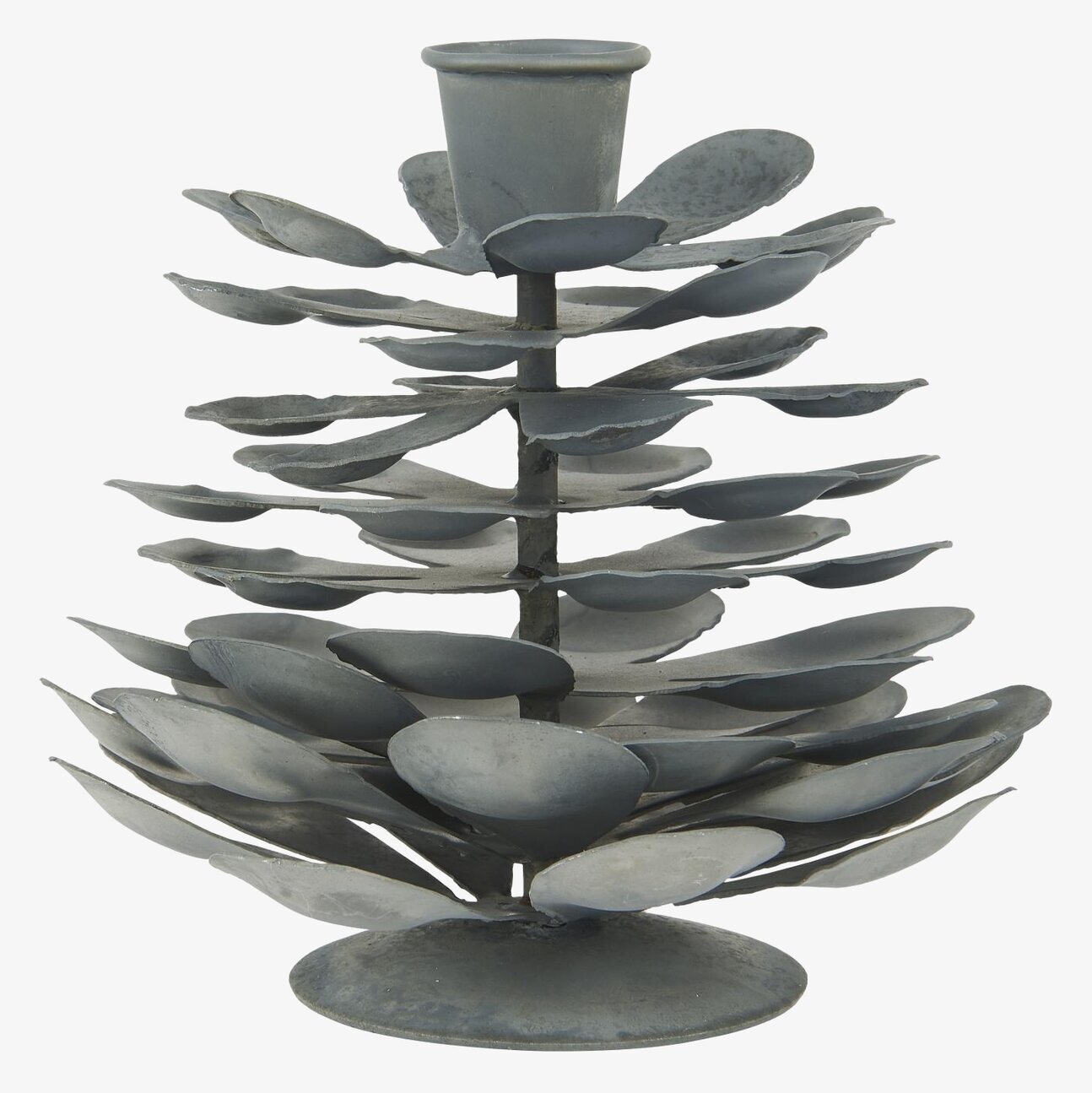 Foto av en unik ljusstake i zink med kotte-design