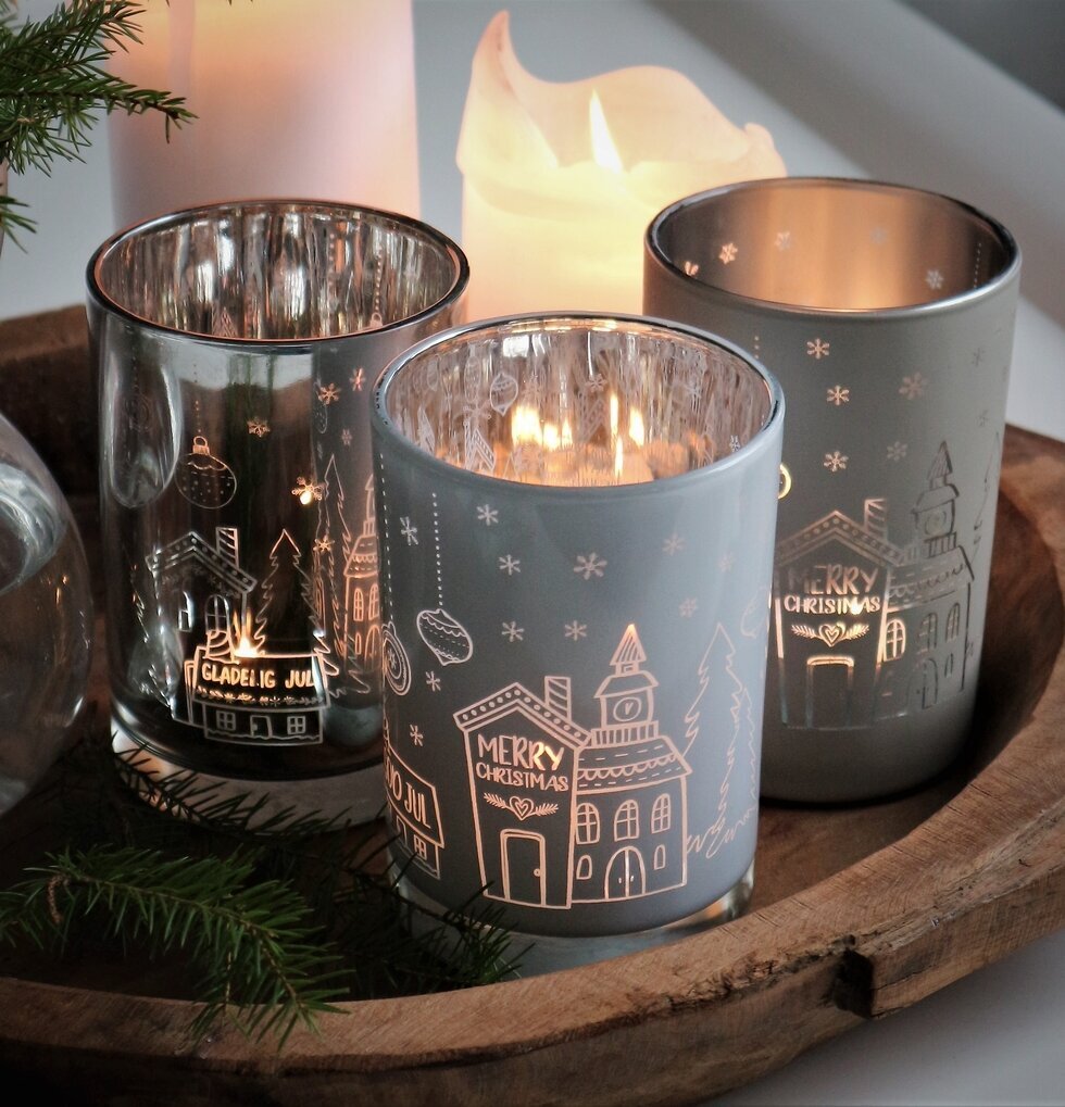 Ljuslykta God Jul Silver från Majas Cottage på träfat