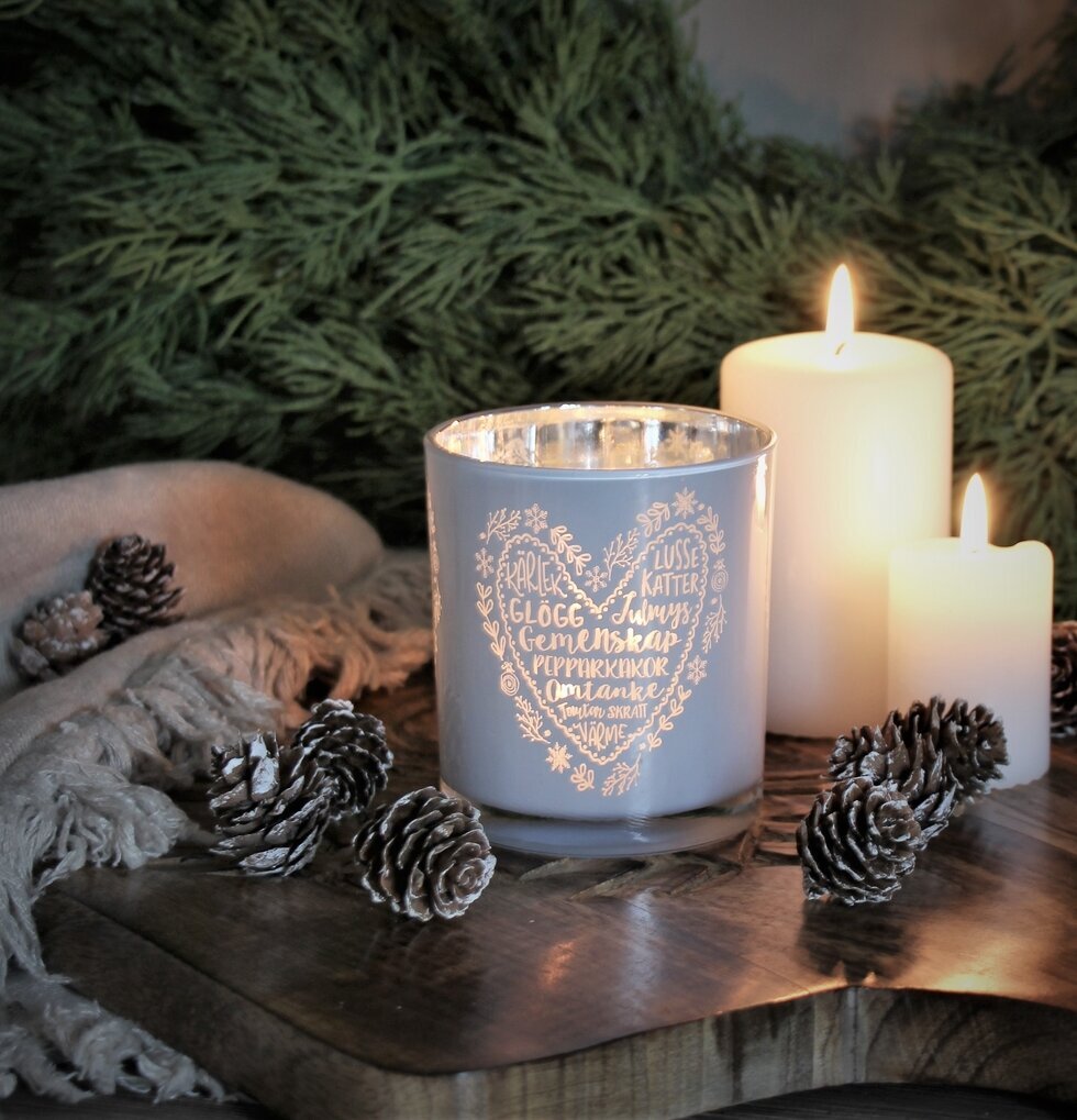 Ljuslykta Julens Hjärta Vit från Majas Cottage med julmotiv