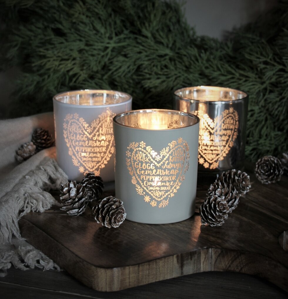 Ljuslykta Julens Hjärta Silver från Majas Cottage på bord