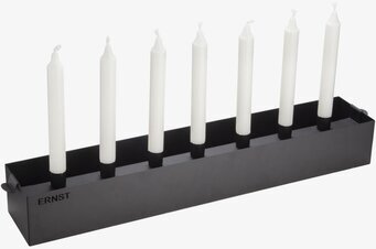 Foto av stilren ljusstake med sju ljus i svart design