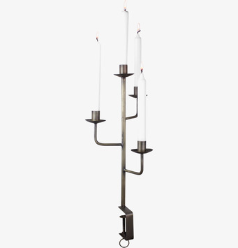 Foto av elegant ljusstake med antik mässingsfinish