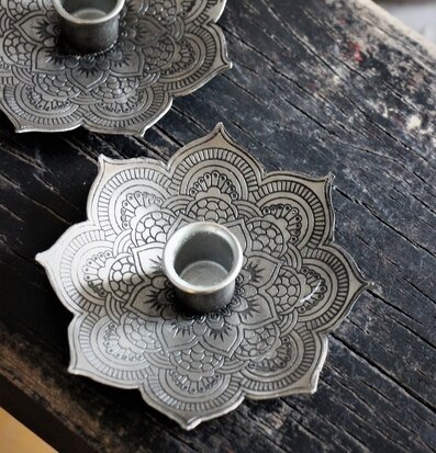 Bordsstake Mandala Antik Silver Ø 12 cm Majas Cottage Ljusstakar Adventsstakar Ljushållare Ljushyllor