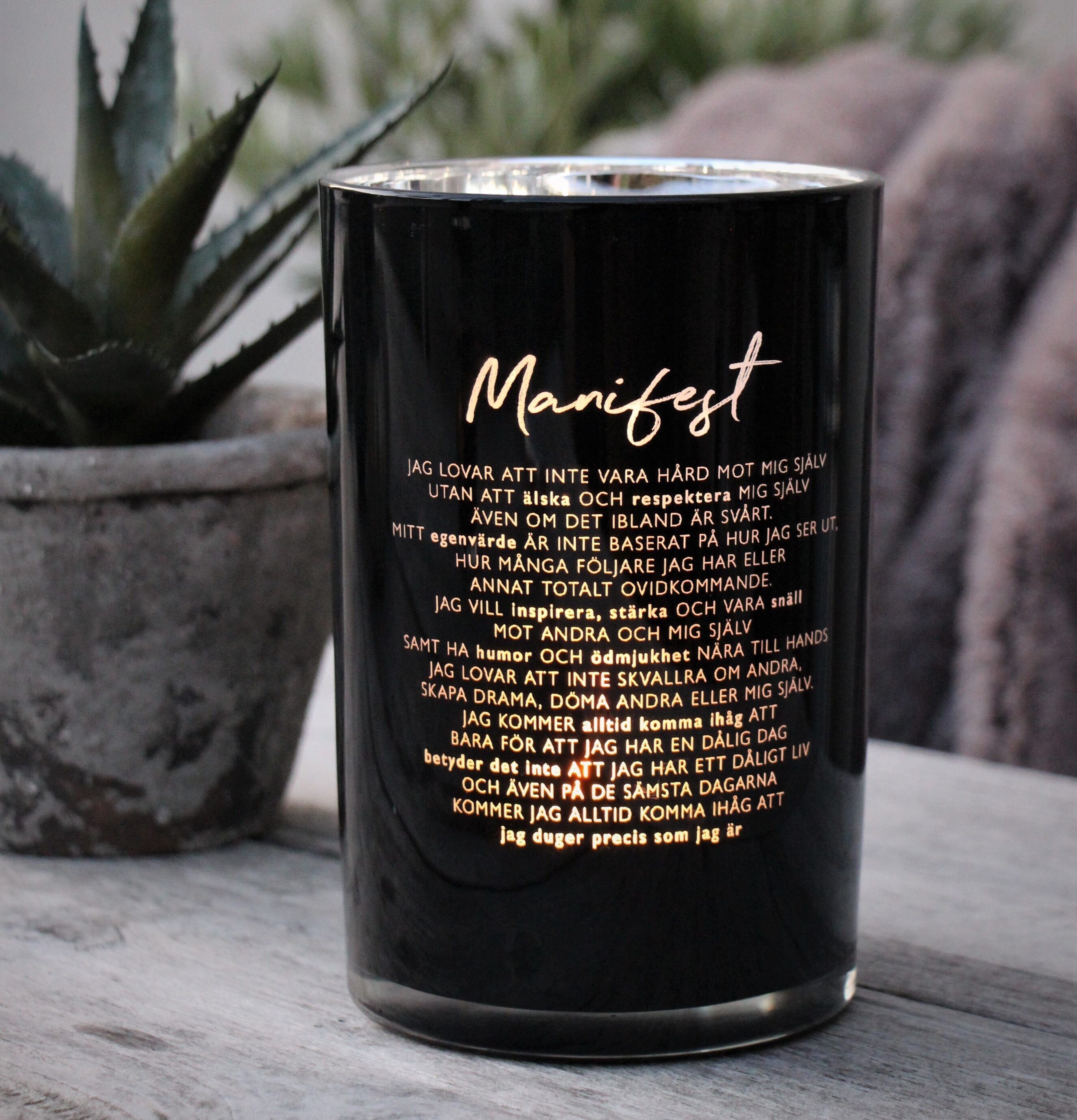 Ljuslykta Manifest - Majas Cottage från Majas Cottage