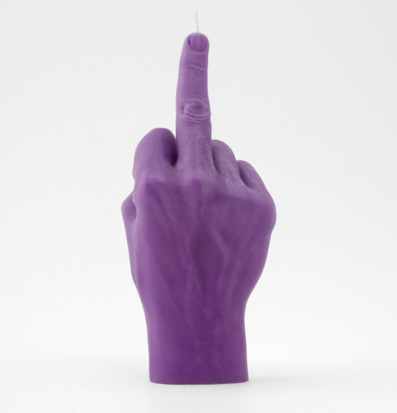 Bild av unik, skulptural ljusform med långfinger