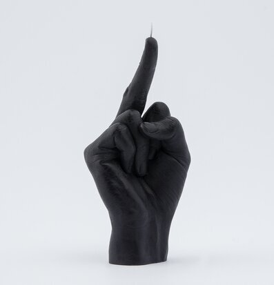 Bild av unik handformad ljushållare i matt svart