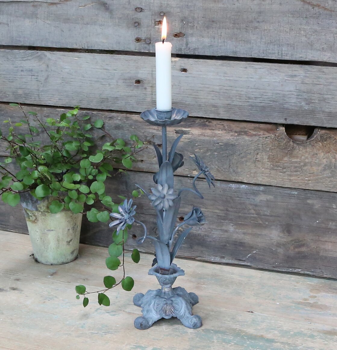 Fransk Ljusstake från Chic Antique med rustik vintage design