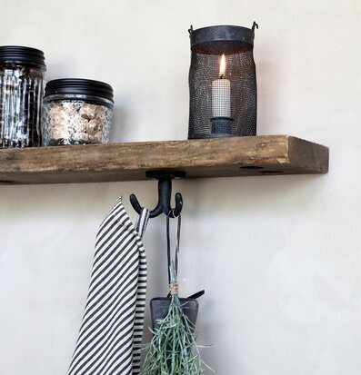 Foto av stilfull inredning med ljuslykta och detaljer