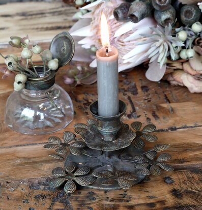 Bild av stilfull interiördetalj med antik känsla