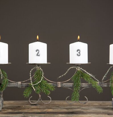 Bild av elegant ljusstake med traditionell design