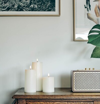 Foto av stilfullt LED-ljusarrangemang i modern miljö