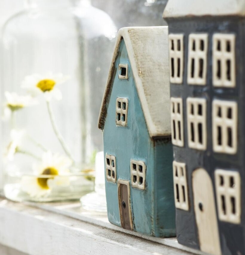Ljuslykta Nyhavn Beige Roof från IB Laursen på fönsterbräda