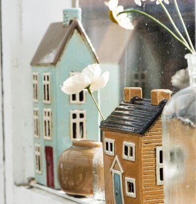 Ljuslykta Nyhavn Brown Roof från IB Laursen på fönsterbräda