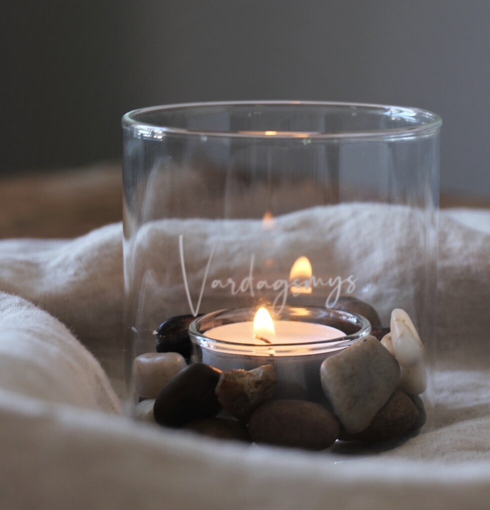 Ljuslykta Vardagsmys Klarglas från Majas Cottage i fokus