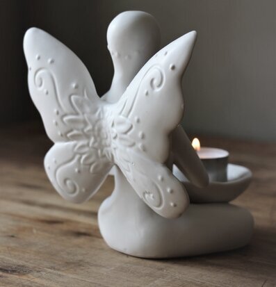 Butterfly Yoga Vit från Majas Cottage, vit keramik ljuslykta