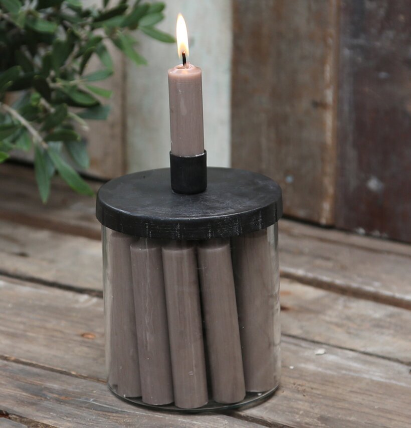 Ljusstake M. Förvaring från Chic Antique på rustikt träbord