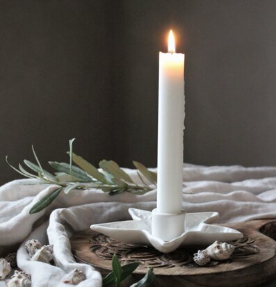 Bild av ljushållare med kustnära och naturlig känsla