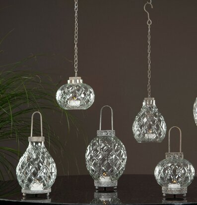 Glaslykta Luna Kedja från A Lot Decoration i mörk miljö