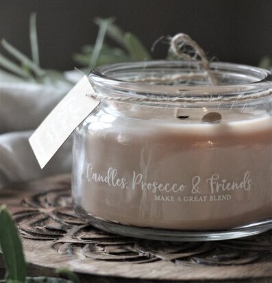 Foto av elegant doftljus med rustik och modern design