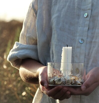 Bild av ljuslykta med maritim känsla och harmoni