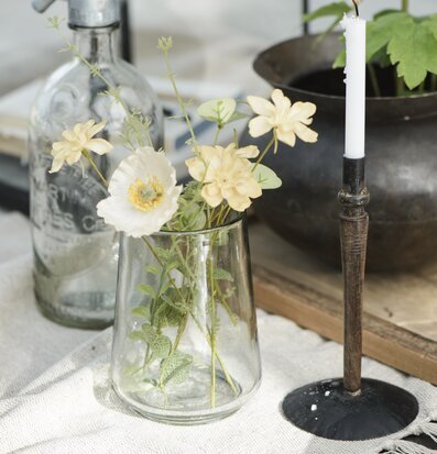 Foto av rustik ljusstake i harmonisk inredning