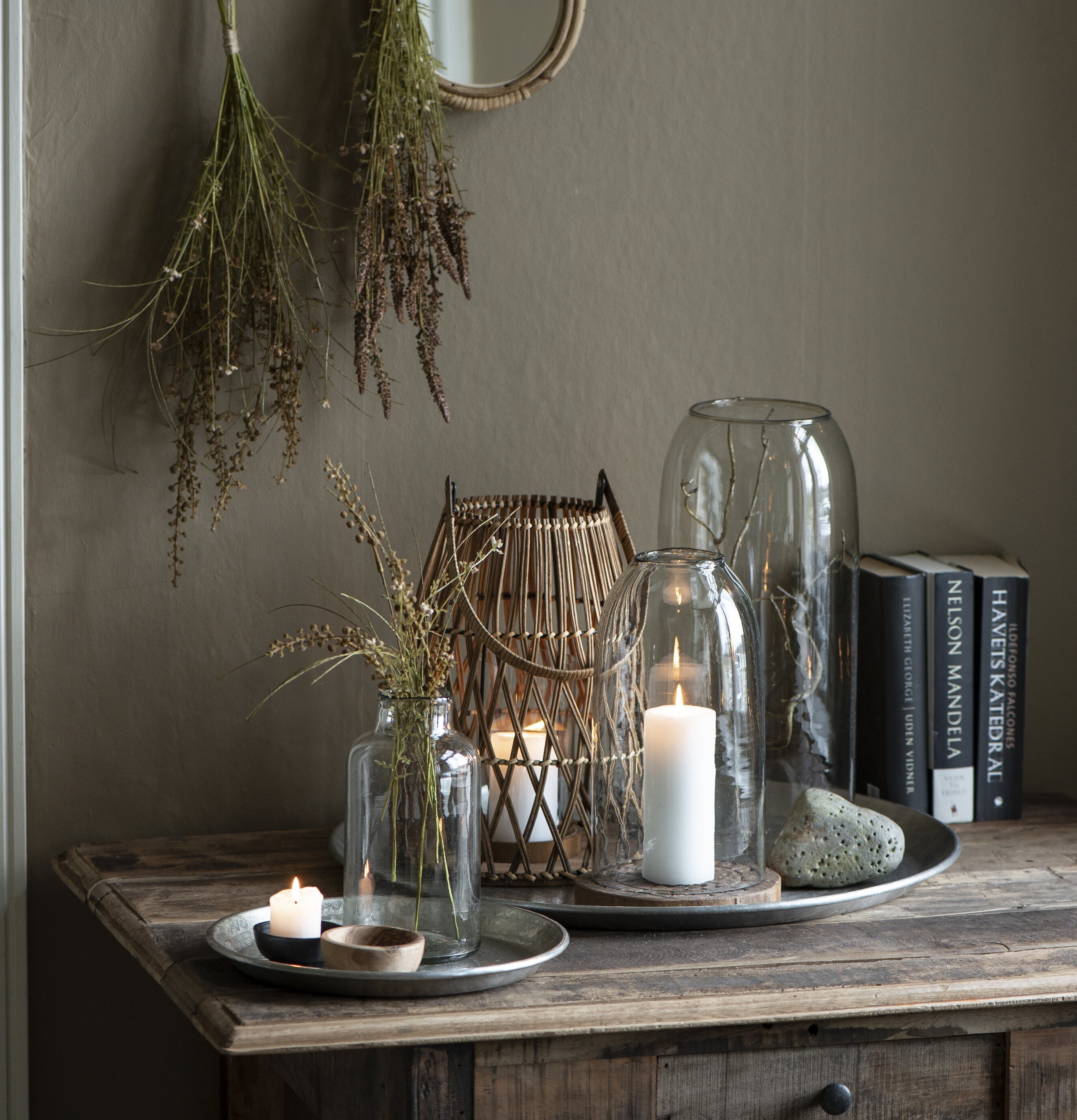 Ljuslykta Rotting Small från IB Laursen på rustikt bord