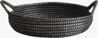 Bild av stilren korg med flätad design och handtag