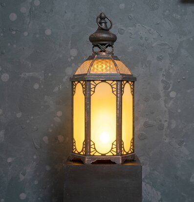 Ljuslykta LED från Multi Agentur med vintagefärgad metall