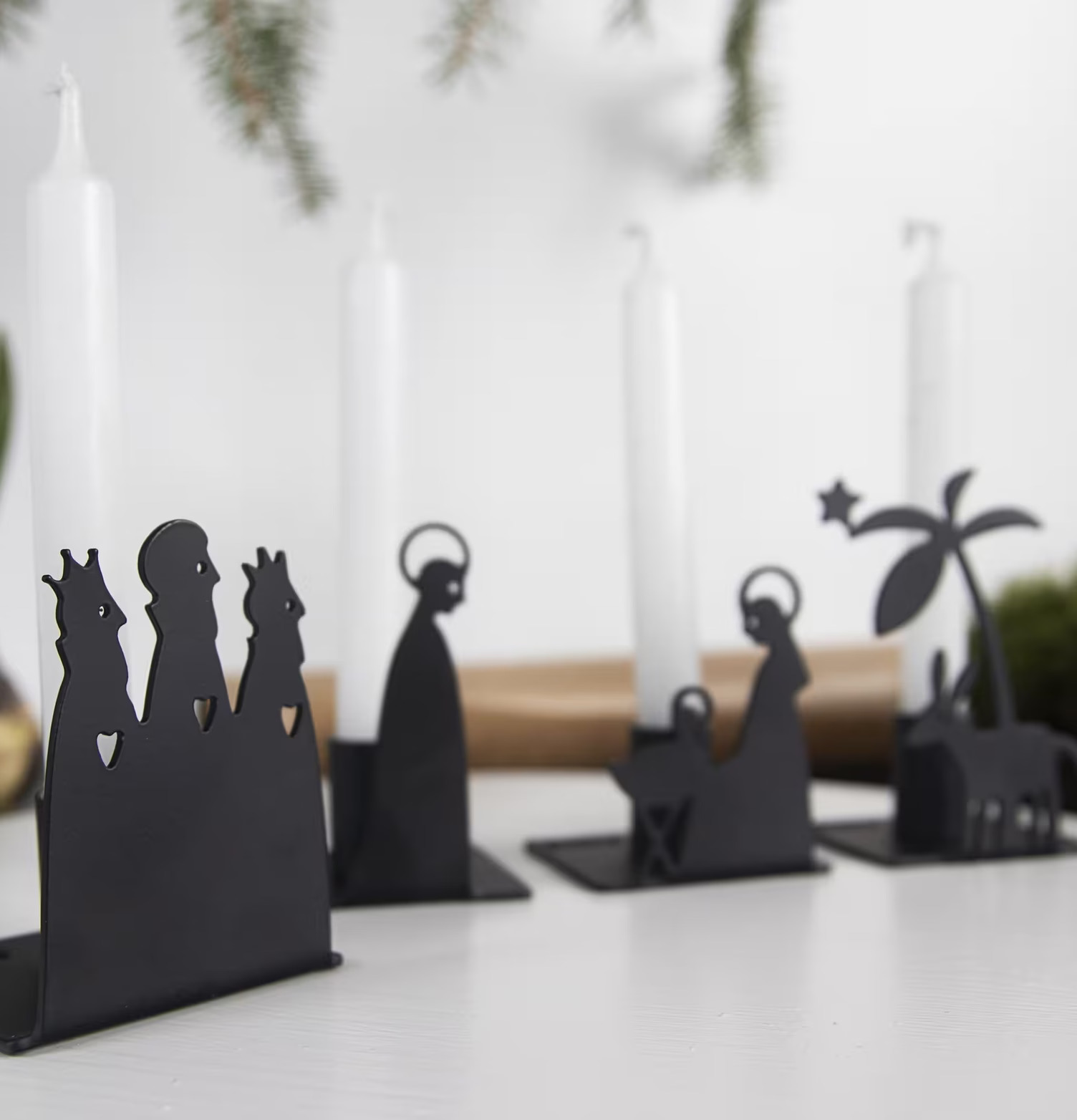 Ljusstake Krubba 4-Del Liten från Pluto Produkter på bord