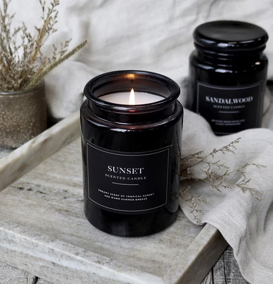 Bild av stilfulla ljusarrangemang och harmonisk atmosfär