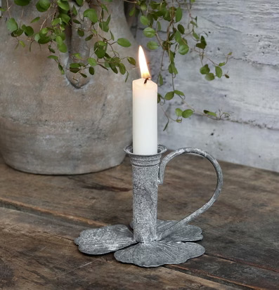 Bild av elegant ljusstake med antik zinkfinish