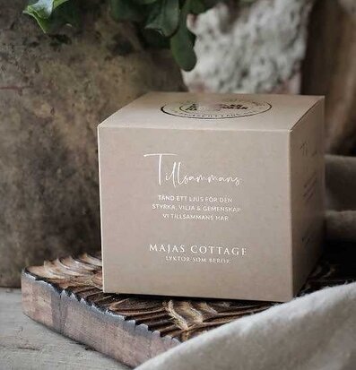 Ljuslykta Tillsammans Smoke från Majas Cottage på träskiva