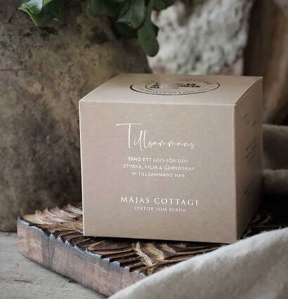 Ljuslykta Tillsammans Smoke från Majas Cottage på träskiva